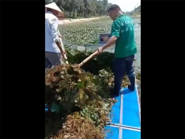 小型割草船